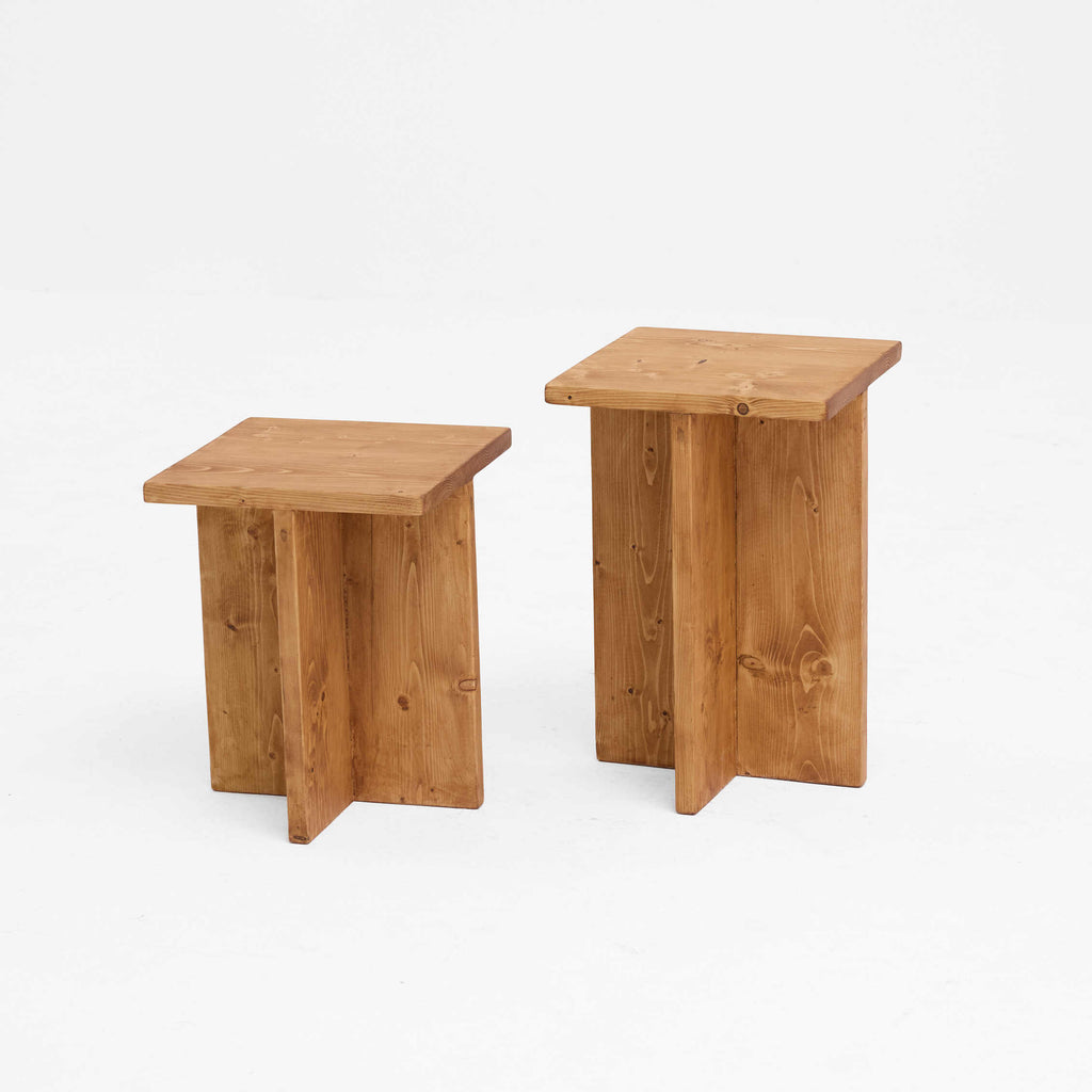 Nesting Side Tables (Set of 2)