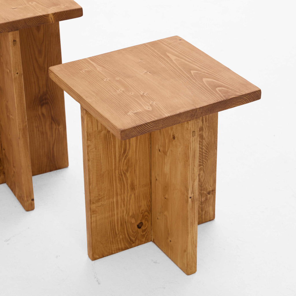 Nesting Side Tables (Set of 2)