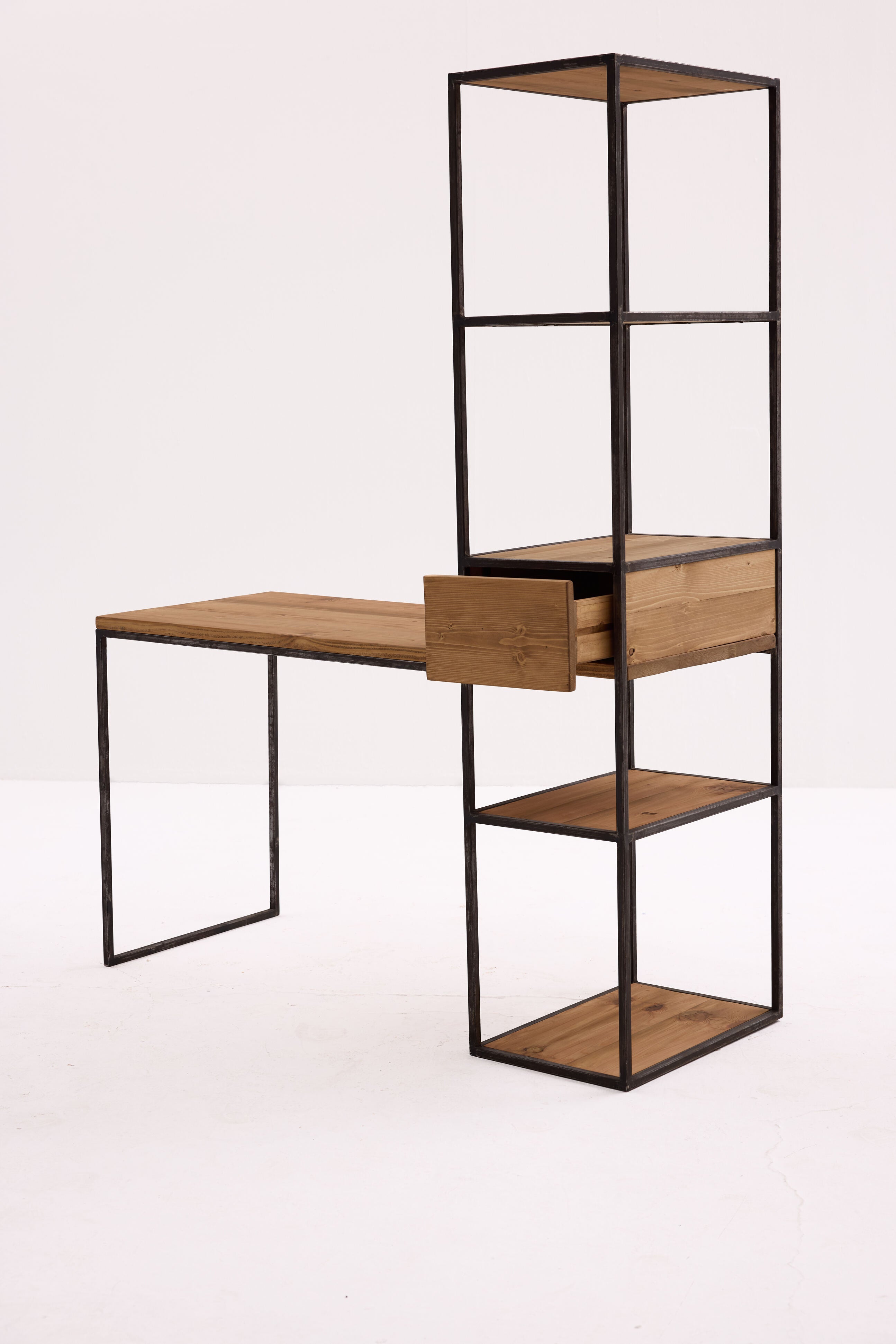 Reclaimed Working Station