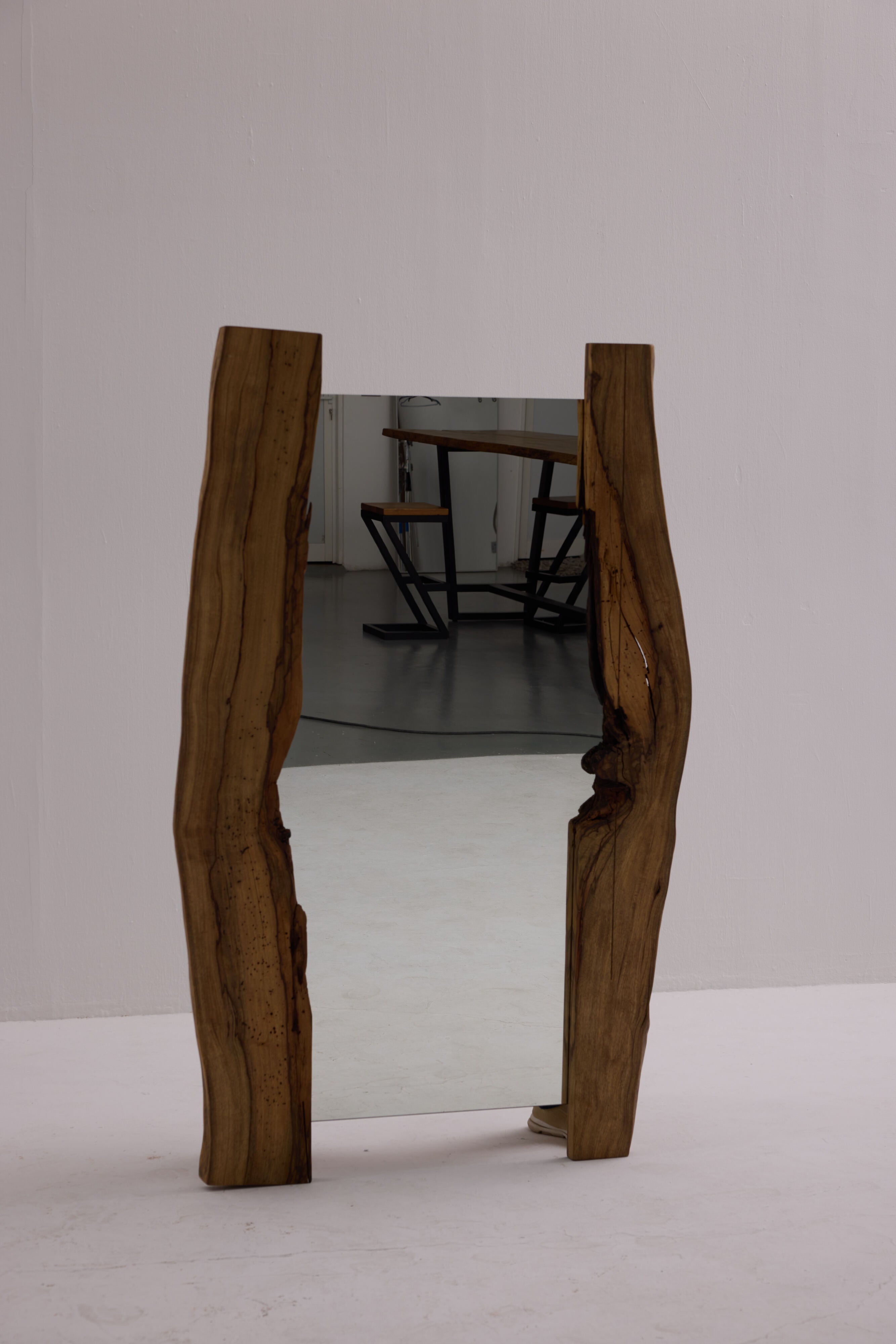 Live-Edge Mirror