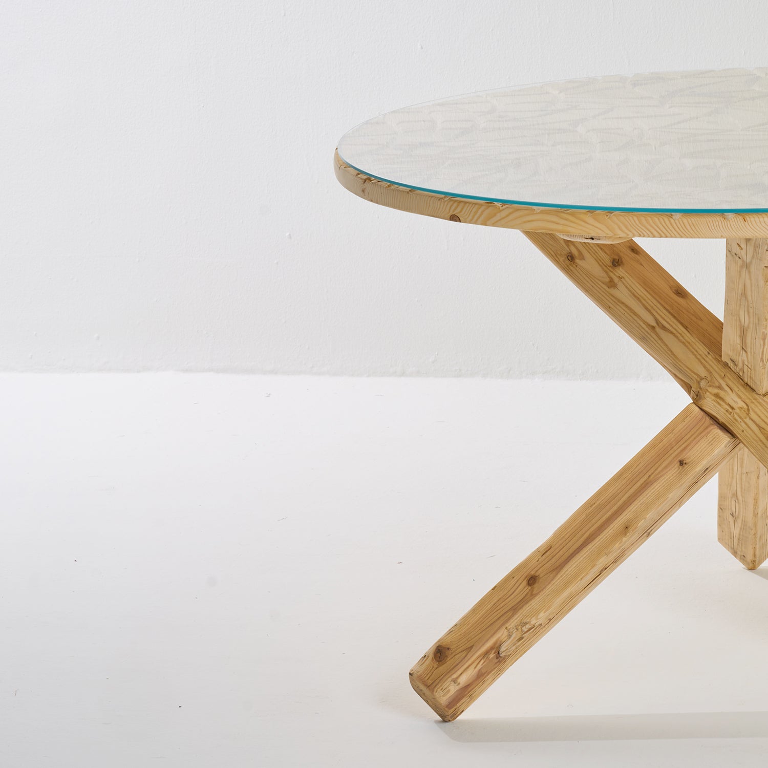 Round Table Criss-cross Legs with Glass Top Reclaimed Wood