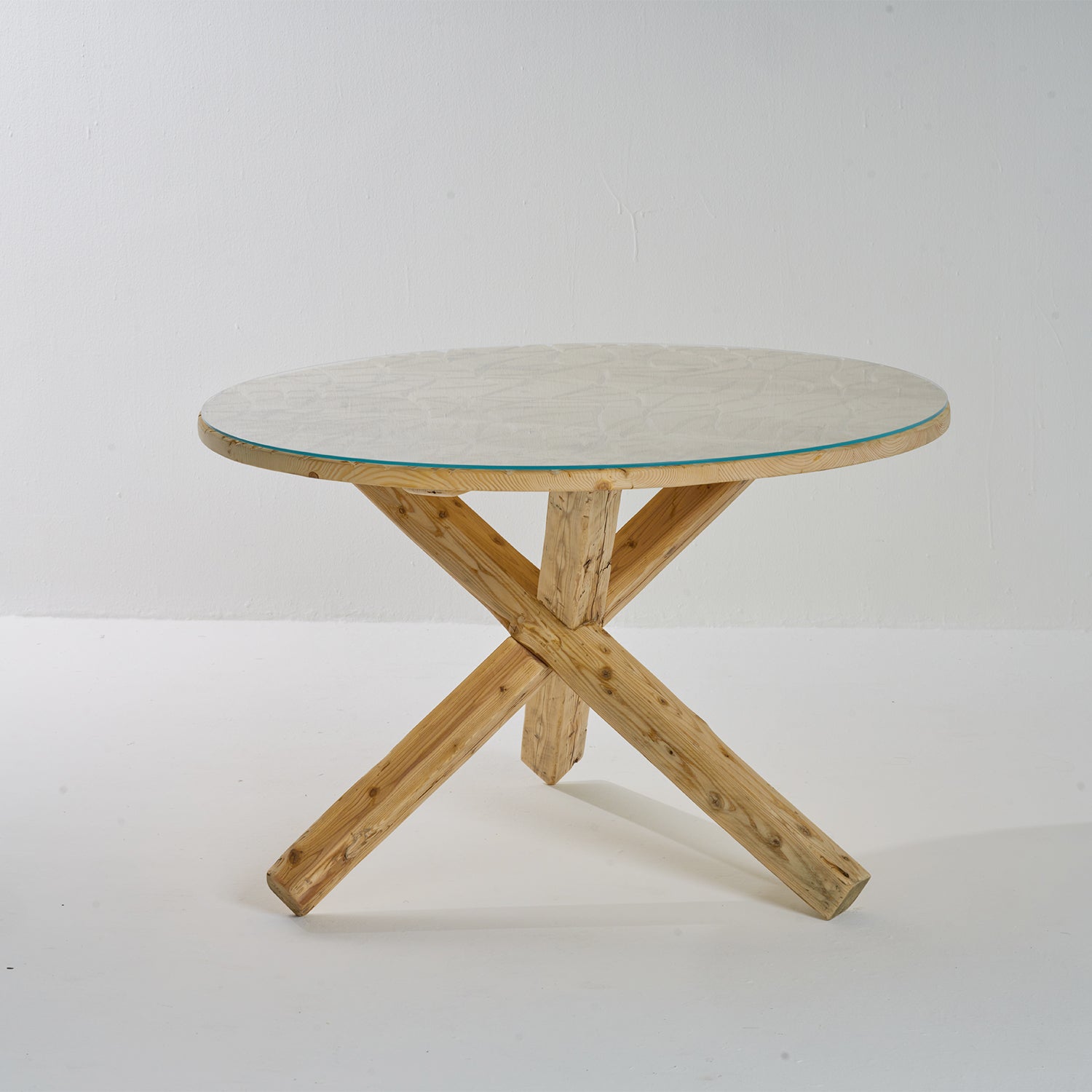 Round Table Criss-cross Legs with Glass Top Reclaimed Wood