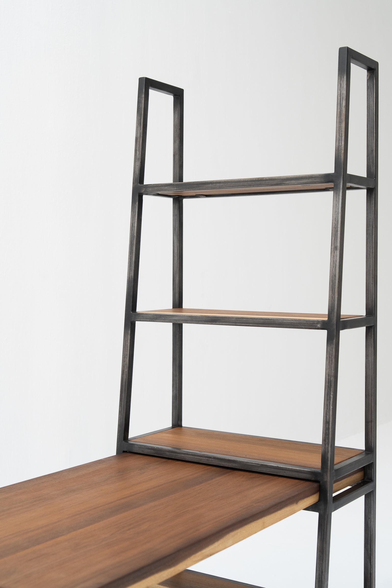 Working Station Live Edge