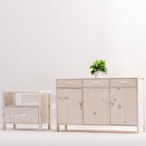 PINE WOOD SIDE BOARD WITH THREE DRAWERS AND DOORS